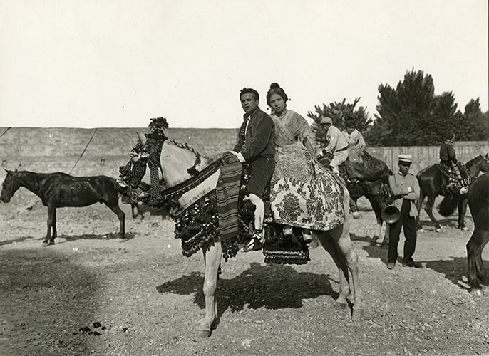 Vicente Barberá Masip, Valencian Horsemen, silver gelatin print, ca. 1920.
